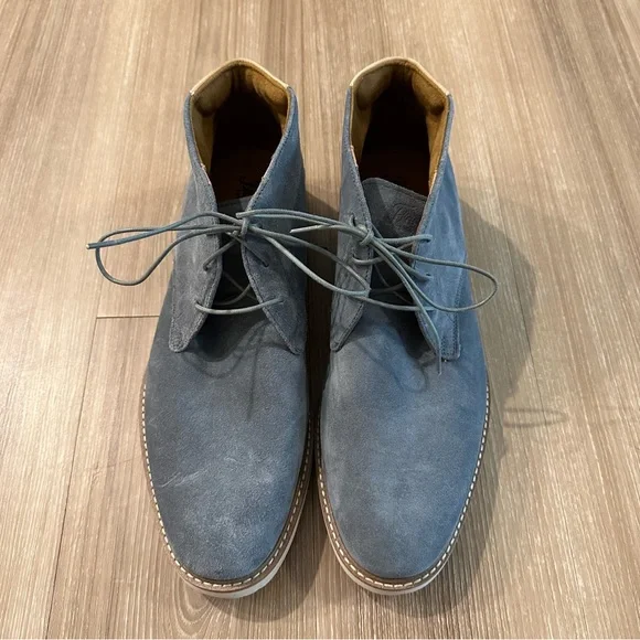 EUC Gray Suede Florsheim Chukka Boots Alden Gray Suede Leisure three rubber sole Chukka boot  main image 3